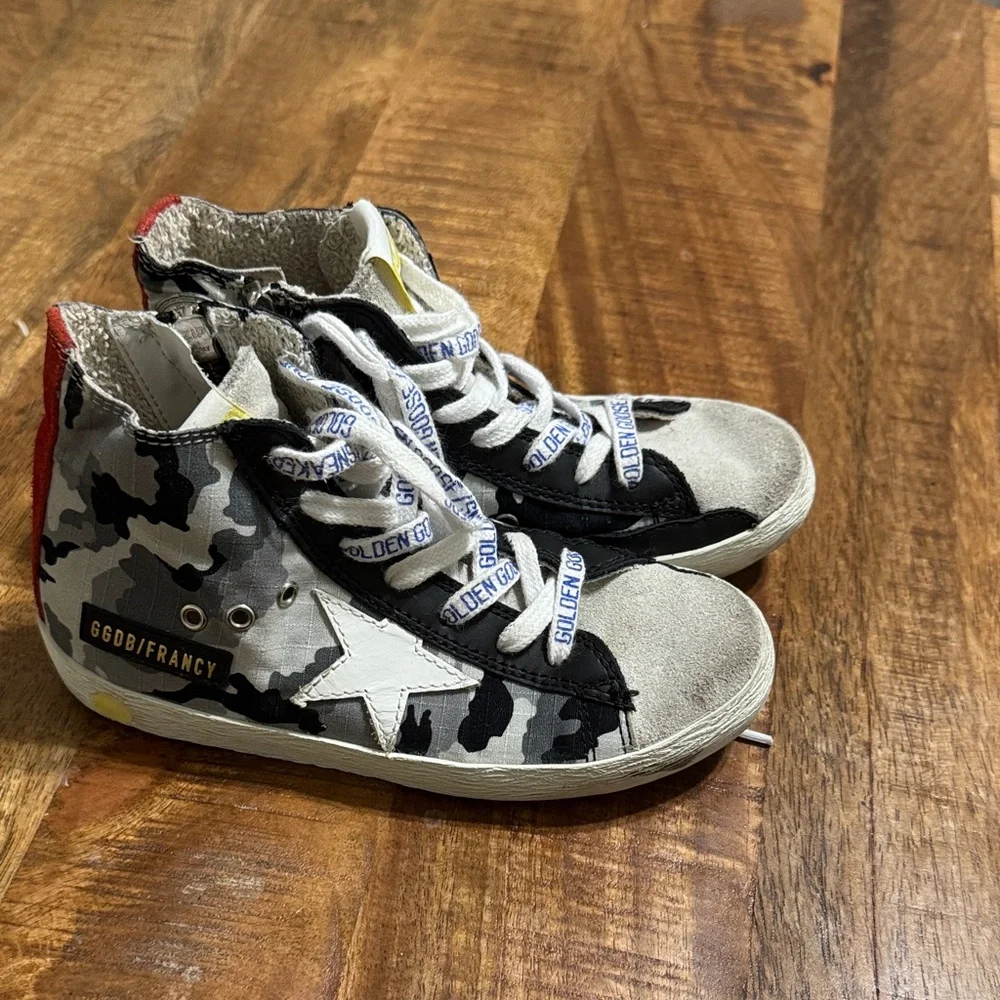 Golden Goose Kids Camo High-Top Sneakers in Black, Gray, White, Yellow